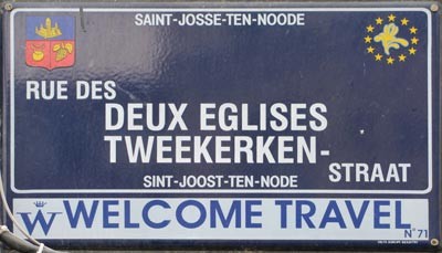 Straßenschild in einer Brüsseler Gemeinde