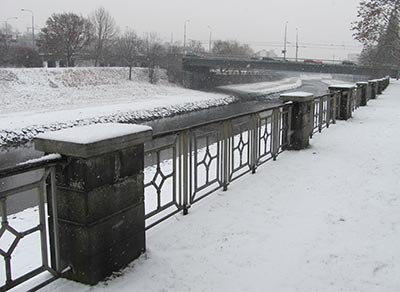 Ostrawitza-Ufer im Winter